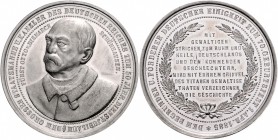 Sammlung Otto v. Bismarck Zinnmedaille 1885 (v. Drentwett) auf seinen 70. Geburtstag und 50-jähriges Dienstjubiläum Bennert 26. Slg. Bö. 5076. 
47,5m...