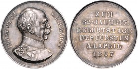 Sammlung Otto v. Bismarck Silbermedaille 1897 (v. Bergmann) auf seinen 82. Geburtstag Bennert 205. Slg. Bö. 5441. 
kl.Rf., 35,0mm 14,6g f.vz