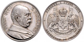 Sammlung Otto v. Bismarck Silbermedaille 1898 (v. Weckwerth) auf seinen Tod, Variante mit größerer Schrift Bennert 521. Slg. Bö. 5482. 
33,5mm 12,5g ...