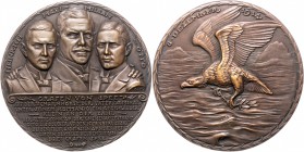 Medaillen von Karl Goetz Bronzegussmedaille 1914 auf die Familie der Grafen von Spee und ihre Erfolge zur See Kien. 146. Slg. Bö. 5420. 
102,5mm 219,...