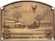 - Luftfahrt Bronze-Autoplakette 1931 a.d. Sternfahrt ADAC Leipzig, Flugzeugtaufe D.L.V., mit 4 Befestigungslöchern 
83,9x61,7mm 114,2g st