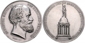 - Allgemeine Medaillen Bronzemedaille 1875 versilbert (v. F.Reu & Co.) a. Ernst v. Bandel, den Schöpfer des Herrmann-Denkmals 
41,5mm 26,6g vz