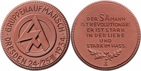 - Allgemeine Medaillen Porzellanmedaille 1934 braun (der Porz.Manufaktur Meissen) a.d. SA-Gruppenaufmarsch in Dresden, Rs. Der SA Mann ist Revolutionä...