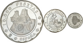 2001. Juan Carlos I. 500, 2000 y 10000 pesetas. (Fuster MC-171 a 173). Casa de la Moneda de Segovia. 3 monedas, serie en plata completa. 202,50 g. Pro...