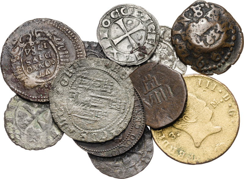Lote de 11 monedas de vellón y cobre. A examinar. BC+/MBC-.