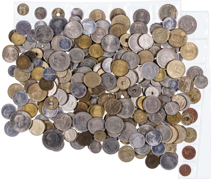 Lote formado por 290 monedas de Franco y Juan Carlos I. MBC-/S/C.