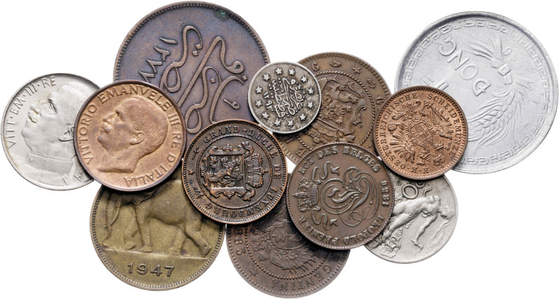 Lote de 12 monedas de diferentes países, alguna en plata. A examinar. MBC/EBC+.