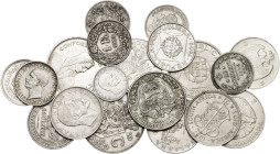 Lote de 20 monedas en plata de diversos países. A examinar. MBC-/EBC.