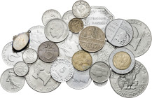 Lote de 25 monedas y medallas de diversos países, tres en plata. A examinar. BC/S/C.