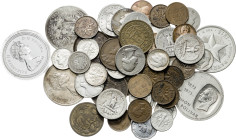 Lote de 57 monedas de Estados Unidos, Canadá y otros países centroamericanos y sudamericanos. A examinar. BC-/S/C.