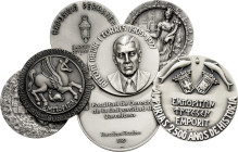 Lote de 7 medallas de plata de diversas efemérides. A examinar. Peso total: 545 g. S/C.