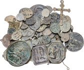 Lote de 50 medallas religiosas. A examinar. MBC-/MBC+.
