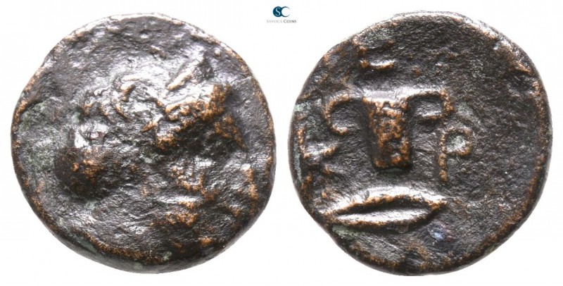 Kings of Thrace. Kersebleptes circa 359-340 BC. 
Bronze Æ

9mm., 1,37g.


...