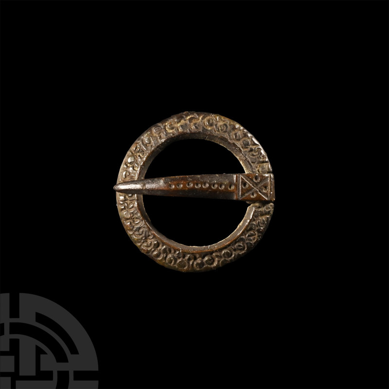 Medieval 'Thames' Bronze Ring Brooch
Circa 15th century A.D. Complete with arti...