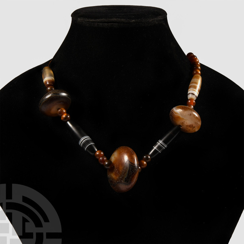 Tibetan Banded Agate Bead Necklace String
20th century A.D. Designer necklace c...