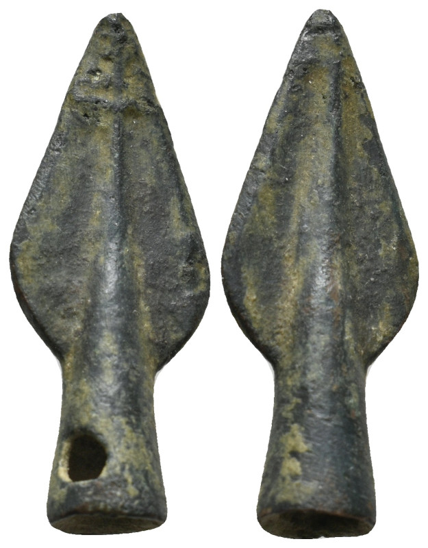 GREEK BRONZE ARROWHEAD.(CIRCA 3RD-1ST BC).
4.24 Gr. 36.6 mm.