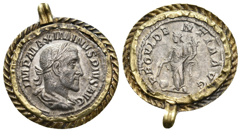 MAXIMINUS THRAX (235-238). Denarius. Gold-framed pendant. Rome.
3.54 Gr. 27.1 m...