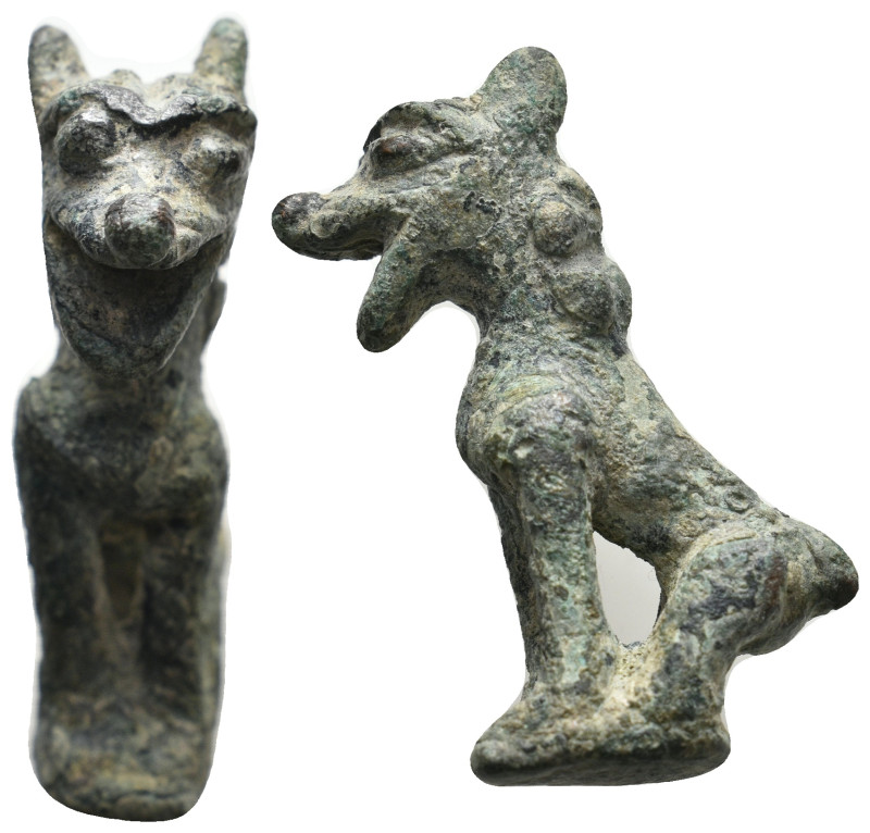 ANCIENT ROMAN BRONZE DOG FIGURINE (1ST-5TH CENTURY AD)
46.84 Gr. 47.6 mm.