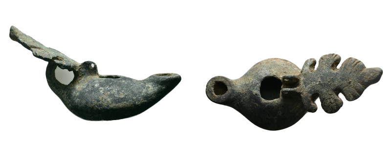 ANCIENT ROMAN BRONZE OIL LAMP (1ST-5TH CENTURY AD).
200+ Gr. 130 mm.