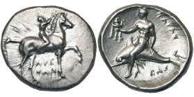 CALABRE, TARENTE, AR nomos, 302-231 av. J.-C. D/ Un jeune cavalier menant son cheval au pas à d. et cour. l'animal. A g., au-dessus de la croupe, ΣΑ. ...