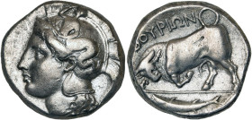 LUCANIE, THOURIOI, AR distatère, vers 350-300 av. J.-C. D/ T. casquée d'Athéna à g., le casque orné de Scylla. R/ ΘOYPIΩN Taureau chargeant à g. A l'e...