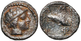 MACEDOINE, AMPHIPOLIS, AR obole, vers 410-350 av. J.-C. D/ T. d'un éphèbe diad. à d. R/ A-M-Φ-I Poisson à d. dans un carré légèrement incus bordé d'un...