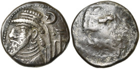 ROYAUME ELYMAIDE, Kamnaskires IV ou V, bill. tétradrachme, vers 106. Sous-type 1-2A. D/ B. diad. à g. Derrière, ancre surmontée d'un point et d'un cro...