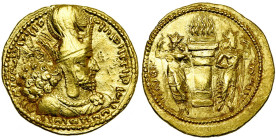 ROYAUME SASSANIDE, Shapur Ier (241-272), AV dinar, Ctésiphon. D/ B. diad., dr. à d., coiffé d'une couronne tourelée avec korymbos. Entre les bandelett...