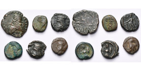 ROYAUME PARTHE, Vologases III (105-147), lot de 6 bronzes: drachme (AE), R/ Archer; chalque, R/ Caducée ailé, Figure masc. à côté d'un autel, Athéna (...