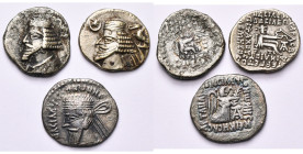 ROYAUME PARTHE, lot de 3 drachmes: Phraates IV, Mithradatkart, Ecbatane; Vonones Ier, Ecbatane. Sellwood 52/14, 54/7 et 60/5.

Beau à Très Beau