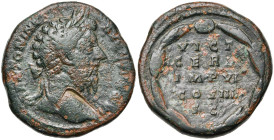 MARC AURELE Auguste (161-180), AE sesterce, 172-173, Rome. D/ M ANTONINVS AVG TR P XXVII T. l. à d. R/ VICT/ GERM/ IMP VI/ COS III/ SC dans une couron...