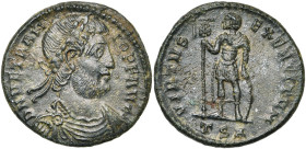 VETRANIO (350), AE centenionalis, Thessalonique. D/ DN VETRAN-IO PF AVG B. l., dr., cuir. à d. R/ VIRTVS EXERCITVM/ TSA L'empereur en habit militaire ...