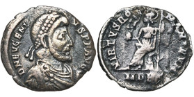 EUGENE (392-394), AR silique, Milan. D/ DN EVGENI-VS PF AVG B. diad., dr., cuir. à d. R/ VIRTVS RO-MANORVM/ MDPS Roma assise à g. sur une cuirasse, te...