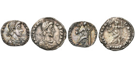 lot de 2 siliques au type de Roma assise: Arcadius, atelier hors flan (TB, flan rogné); Honorius, Milan (B à TB).
