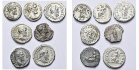 SEPTIME SEVERE (193-211), lot de 7 deniers: R/ Victoire à g. (TB à SUP), Jupiter, Felicitas, Dea Caelestis, L'empereur sacrifiant (ébréché), Africa (B...
