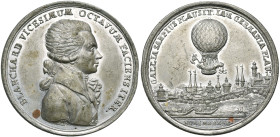 ALLEMAGNE, Etain médaille, s.d. (1787), Reich. Vol du ballon de Blanchard à Nuremberg. D/ B. à d. R/ Le ballon survolant la ville. Malpas 17. 47 mm 37...