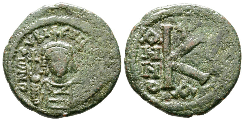 Maurice Tiberius AD 582-602. Constantinople
Half Follis or 20 Nummi Æ

23 mm,...