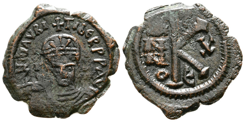 Maurice Tiberius AD 582-602. Constantinople
Half Follis or 20 Nummi Æ

24 mm,...