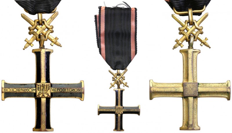 Poland. II RP. Cross of Independence with swords 
Odznaczenie to nadawane było ...