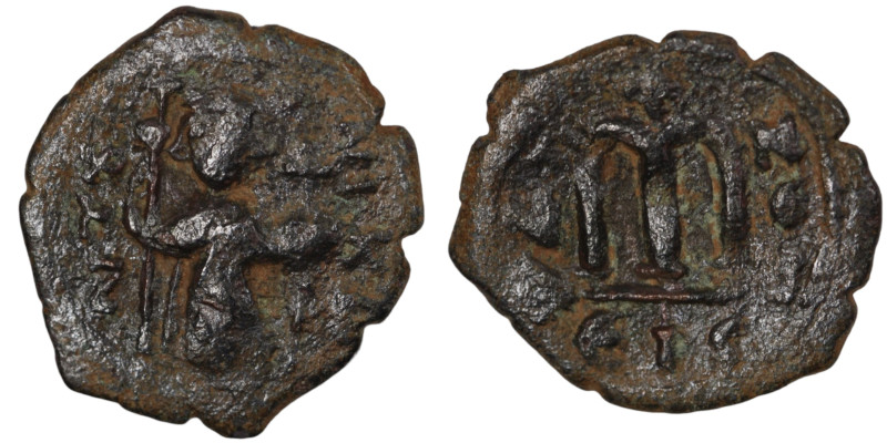 Byzantine Empire. undefined. (6.-9. Century AD). Æ Follis. (23mm, 4,73g). Consta...