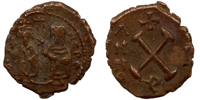 Justin II. (565-578 AD). 10 Nummi. (17mm, 2,00g) Obv: Justin and Sophia enthrone...