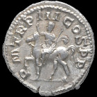 240 d. C. Gordiano I Africano. Roma. Denario. Ag. 2,35 g. Reverso:P M TR P III COS P P; Emperador a caballo EBC / EBC-. Est.125.