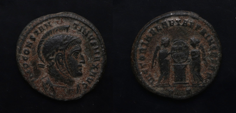 318-319 d.C. Constantino I (307-337). Ticinum. BI AE3. RIC 82. Ae. 3,21 g. IMP C...