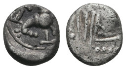 Antike Kelten
 Lingeonen, Quinar (1,74 g) vom Typ Kaletedoy, 120-50 v. Chr. Av.: Stilisierte behelemte Roma nach links. Rev.: Springendes Pferd nach ...