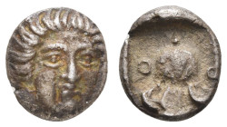 Antike Griechen
Rhodos Rhodos, Triobol (1,79 g), 408-400 v. Chr. Av.: Haupt des Helios en face. Rev.: Rose. BMC 3, Pozzi 2677, ss. 1.79 g.