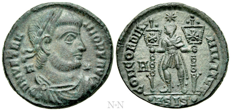 VETRANIO (350). Ae. Siscia. 

Obv: D N VETRANIO P F AVG. 
Laureate, draped an...