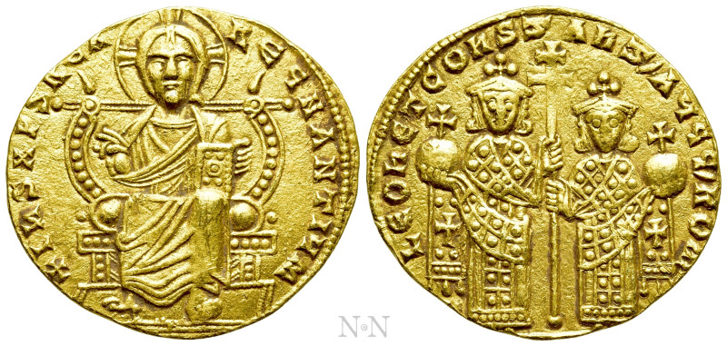 LEO VI THE WISE with CONSTANTINE VII (886-912). GOLD Solidus. Constantinople. 
...