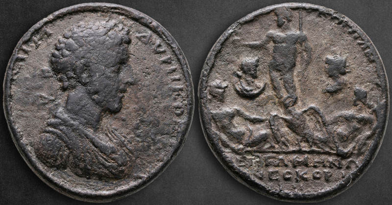 Mysia. Pergamon. Commodus circa AD 177-192. Medallion Æ

41 mm, 37,83 g

ΑVΤ...