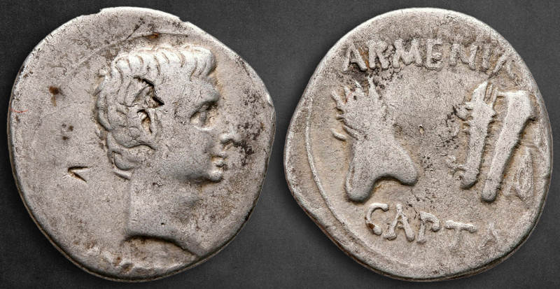 Augustus 27 BC-AD 14. Struck circa 19-18 BC. Pergamon
Denarius AR

20 mm, 3,5...