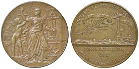 FRANCIA Medaglia 1889 Centenario amministrazione monete e medaglie - Opus: L. Bottée AE (g 62,15 - Ø 51 mm) Punzone "BRONZE" sul contorno, colpetto al...